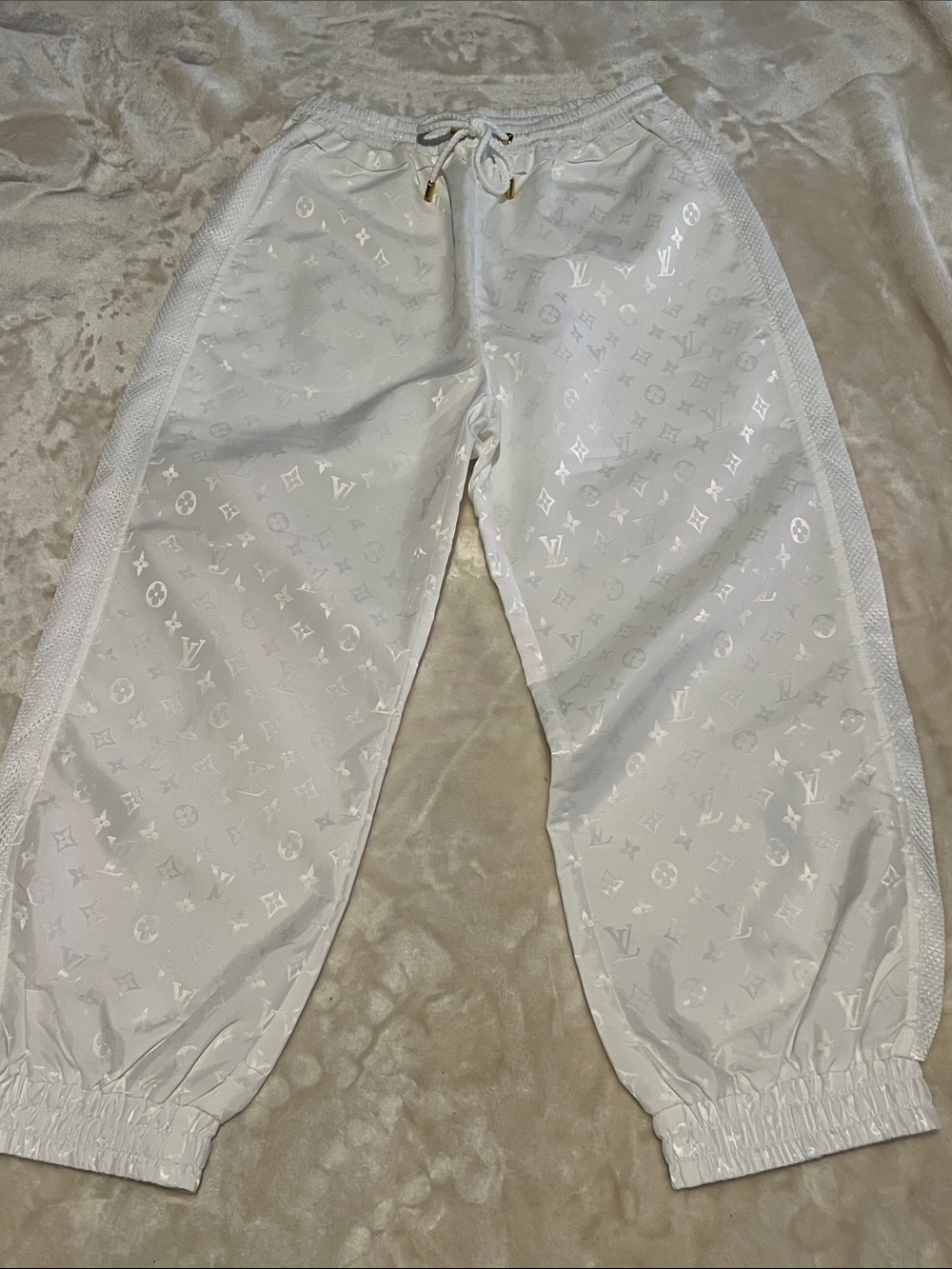 NWOT LOUIS VUITTON 🤍 WHITE NYLON JOGGER SWEATPANT/HOODED ZIP JACKET SET Women L - Picture 4 of 15